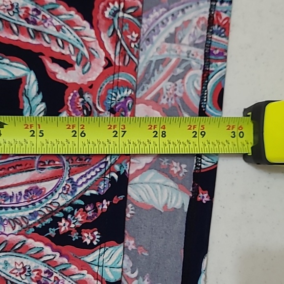 Amana navy blue with colorful paisley pattern sleeveless top size 2X - Picture 6 of 6